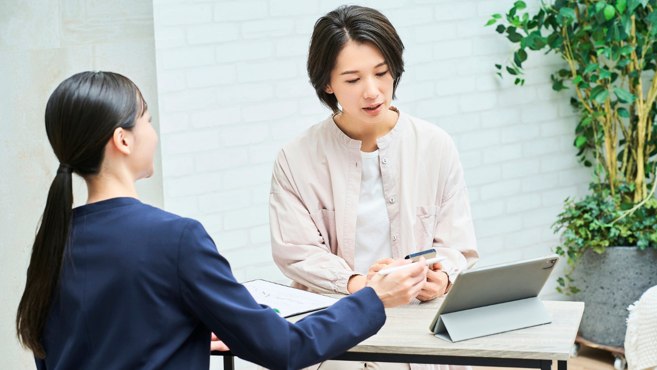 受講生に向き合う面談の様子